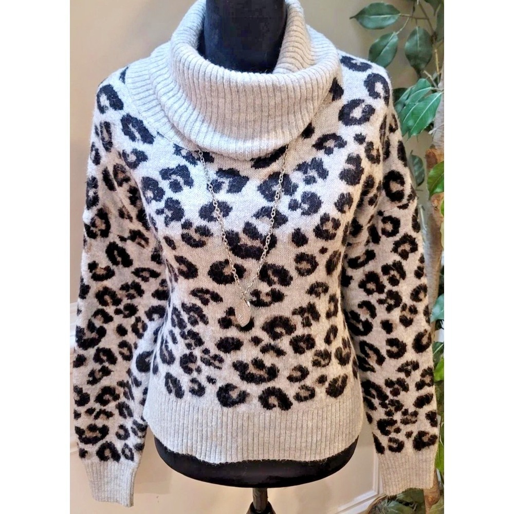 Jessica Simpson Sweater Women MEDIUM Gray Black Leopard Bengal Tiger Cat Cowl